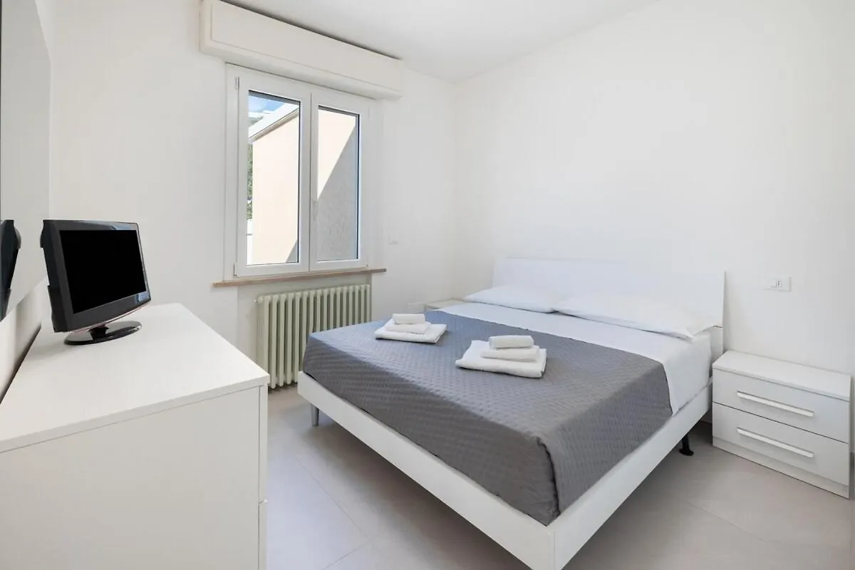 Trilocale Longarone 3 Rimini Daire 0*,  İtalya